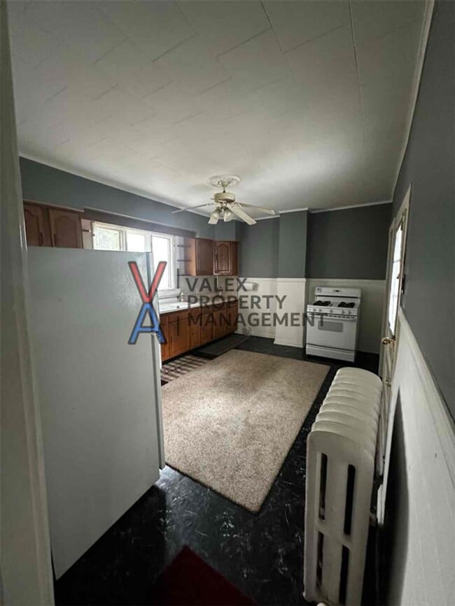 Building Photo - 1310 Swetland St