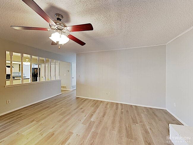 Foto del edificio - 835 Live Oak Dr