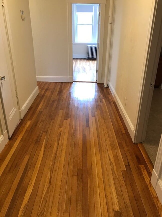 Building Photo - 3-4 Bedrooms 9/1 BRIGHTON