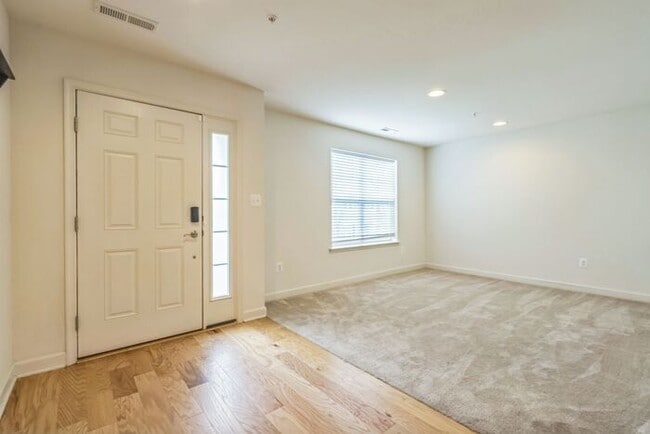 Building Photo - 9904 Wood Edge Wy