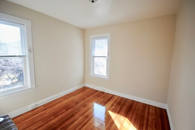 Foto del edificio - 139 E Cottage St