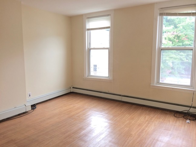 Building Photo - 59 Otis St
