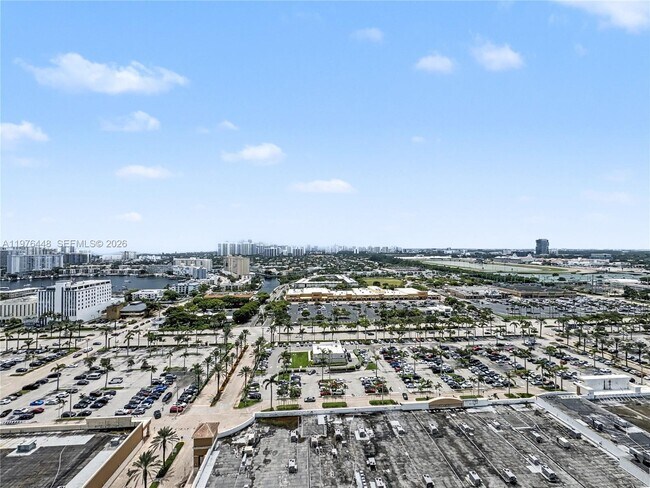 Foto del edificio - 1755 E Hallandale Beach Blvd