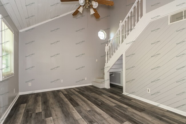 Building Photo - 2826 Dawnview Dr