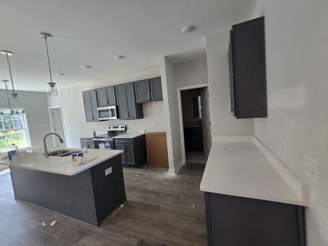 Building Photo - 522 N Halifax Ct