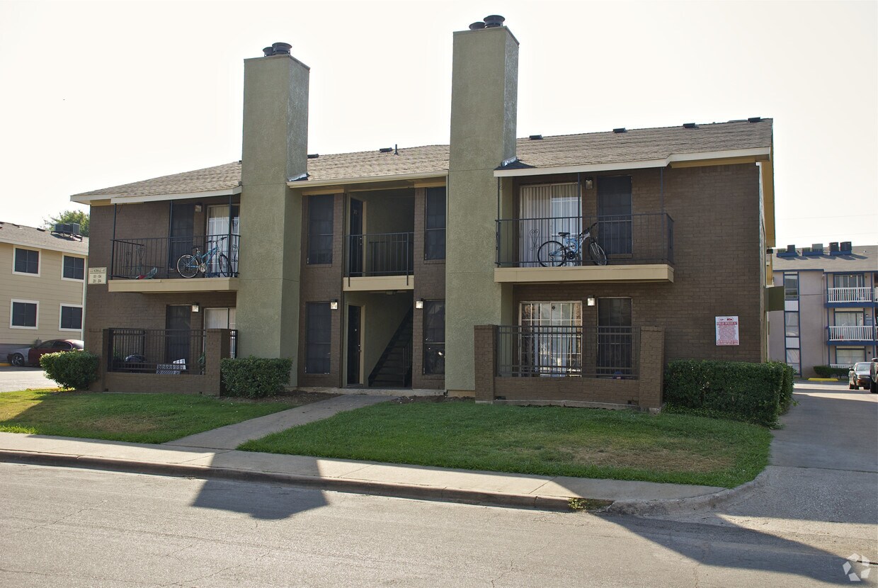 Spanish Village at Bachman Lake Apartments Dallas, TX