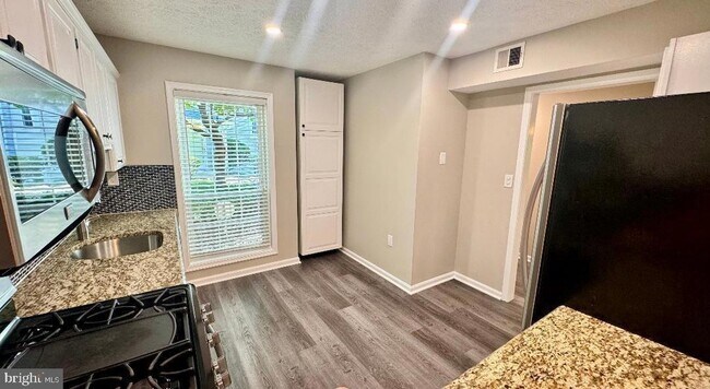 Building Photo - 12014 Cardamom Drive Unit 12014