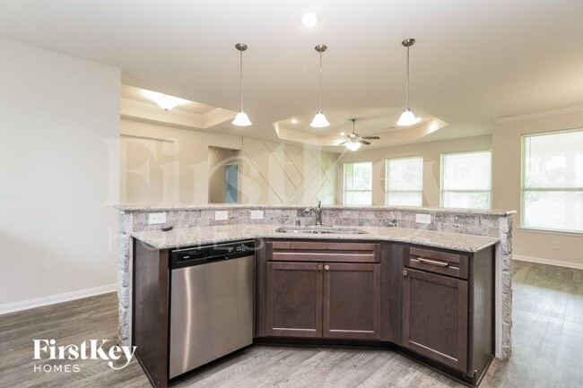 Building Photo - 16033 Deer Pines Dr