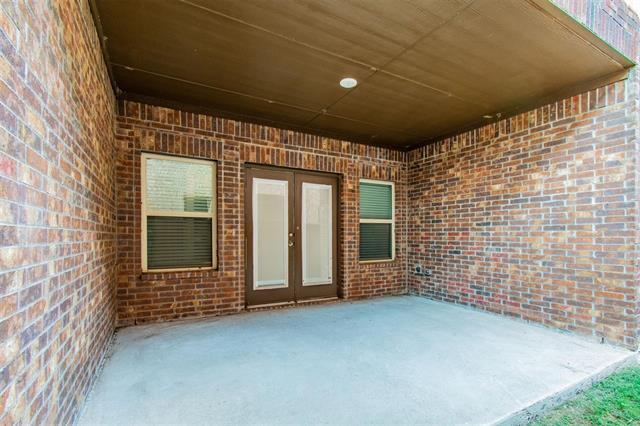 Building Photo - 2261 Miramar Dr