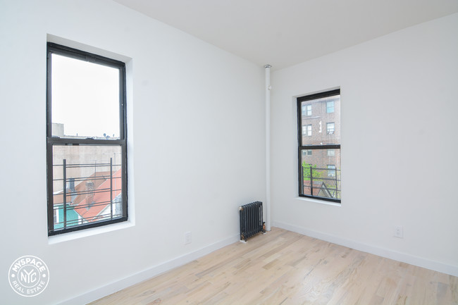 Building Photo - 220 E 23rd St