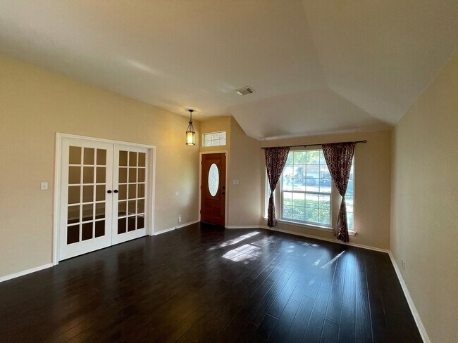 Foto del edificio - Beautiful single-story home in desirable Vista Oaks Subdivision