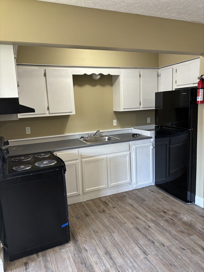 Foto del edificio - 204 N Warren St