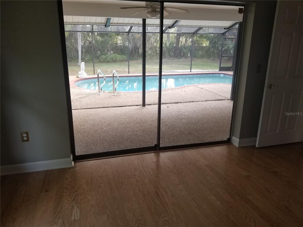 Foto del edificio - 208 Whispering Oaks Ct