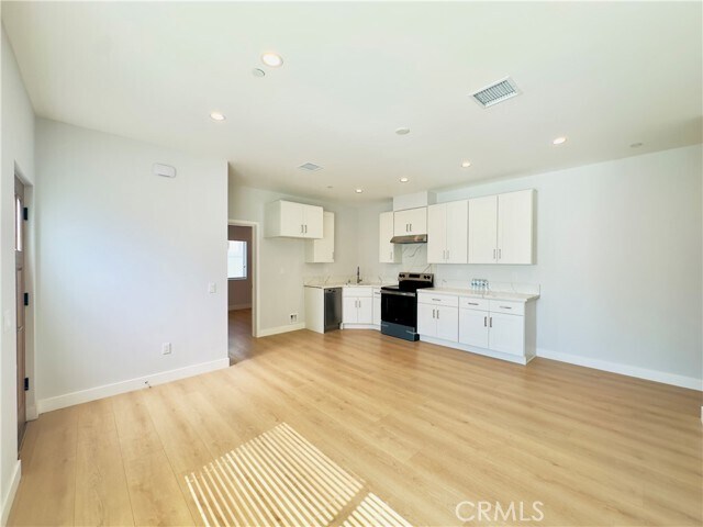 Foto del edificio - 17522 Lemay St