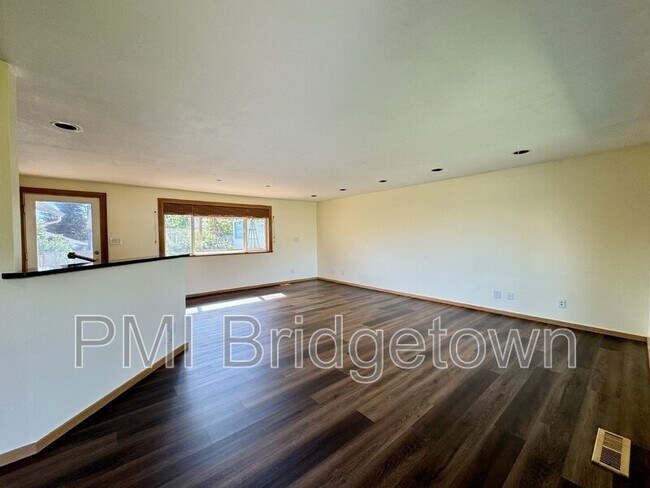 Foto del edificio - 2680 Cambridge St