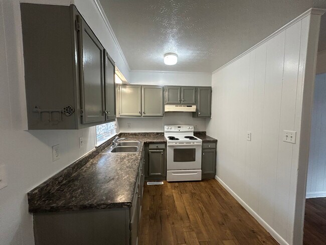 Building Photo - 218 Morning Dr