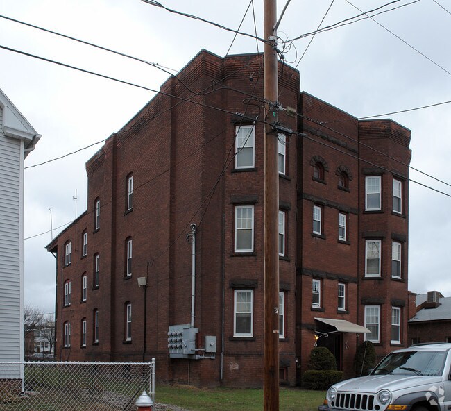 Building Photo - 7 Thorpe Ave