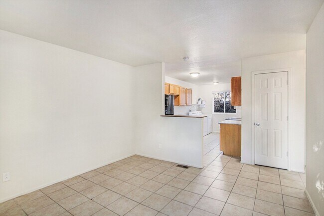 Building Photo - Updated Duplex 4 bed | 2 bath in Westwood!