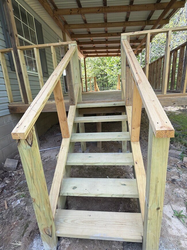 Foto del edificio - 105 Ray Hardister Rd