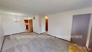 Building Photo - 1444 Minstrel Dr