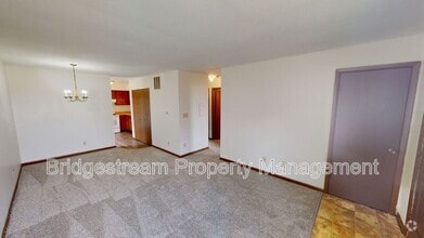 Building Photo - 1444 Minstrel Dr