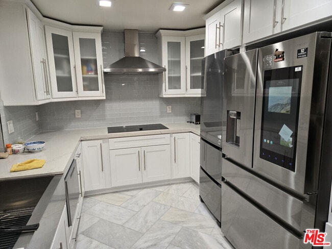 Foto del edificio - 4733 Elmwood Ave