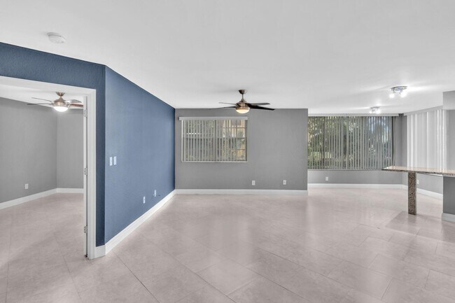 Photo - 2881 N Oakland Forest Dr Apartment