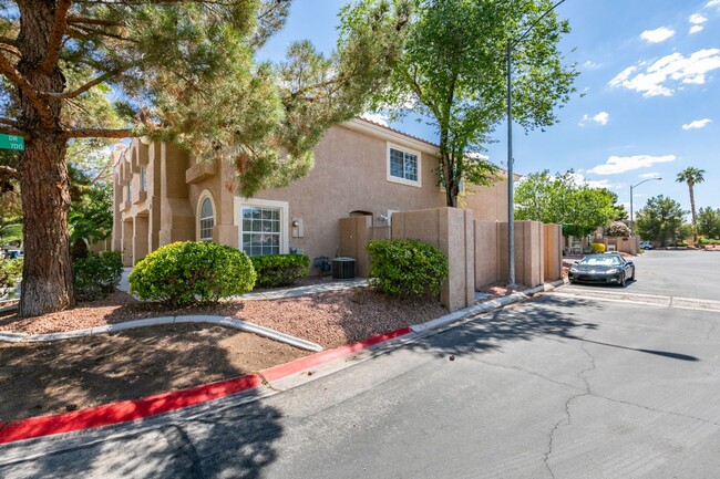 Building Photo - upgraded 3BDRM townhome in Silverado Ranch!