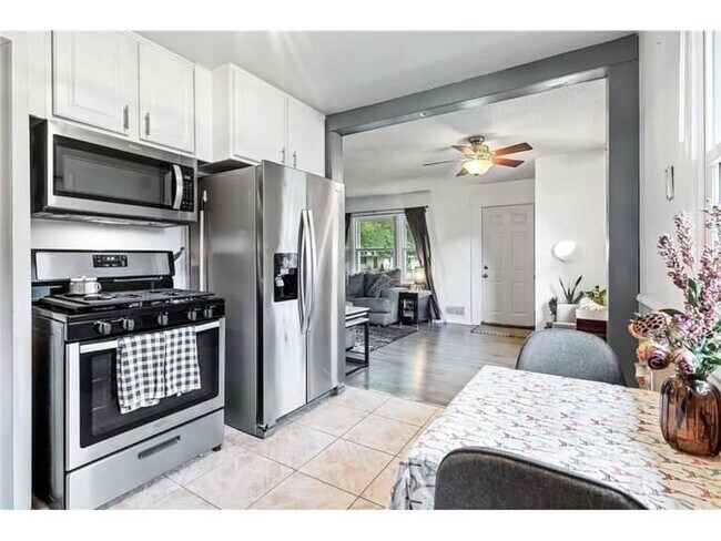 Foto del edificio - 8348 Hadley Ave S