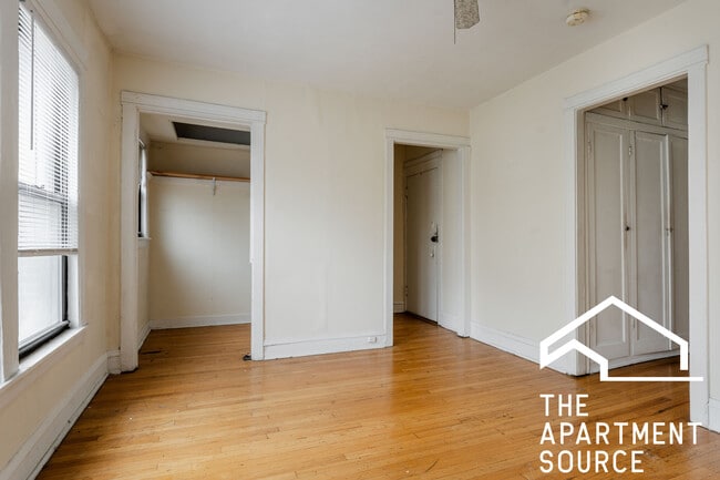 Foto del edificio - 512 W Cornelia Ave