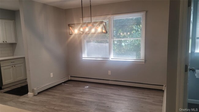 Building Photo - 8082-82 Laurel Blvd