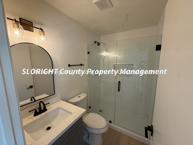 Building Photo - AVAILABLE NOW - 2 Bedroom, 2 Bath Coastal ...