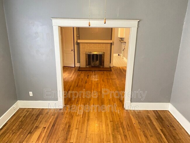 Foto del edificio - 690 Landis St