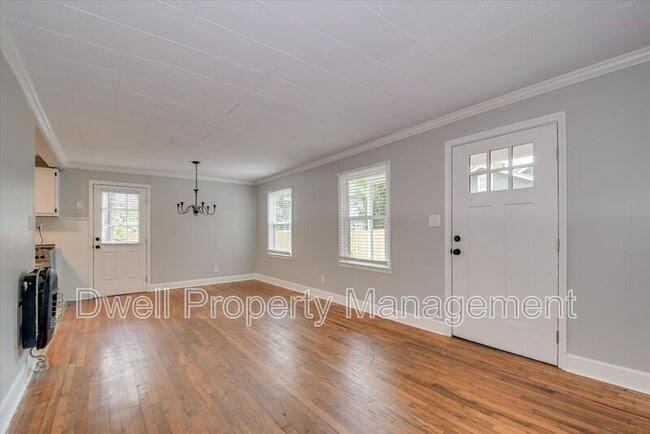 Building Photo - 1008 1/2 Merry Street