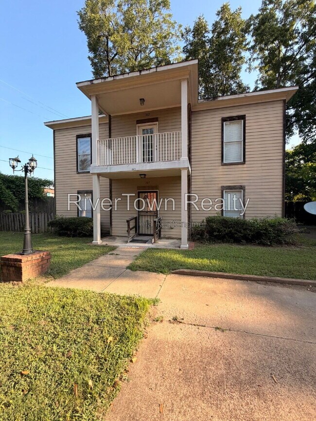 Building Photo - 645 Gookin Pl