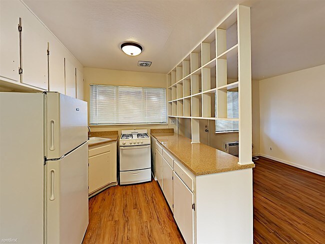 Foto del edificio - 1013 Lochbrae Rd