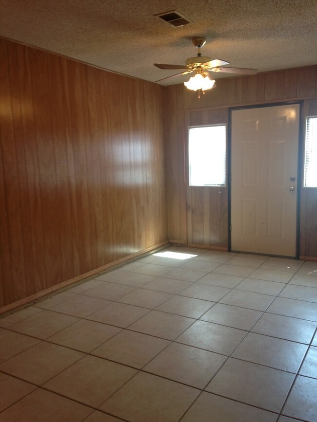 Building Photo - 3 bedroom Duplex in Glenpool