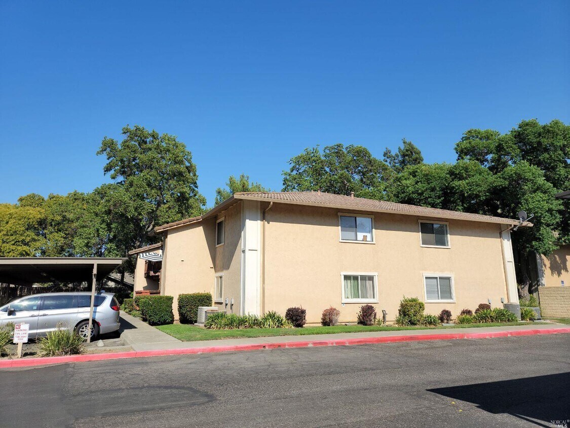 183 Del Sur Ct, Fairfield, CA 94533 Condo for Rent in Fairfield, CA