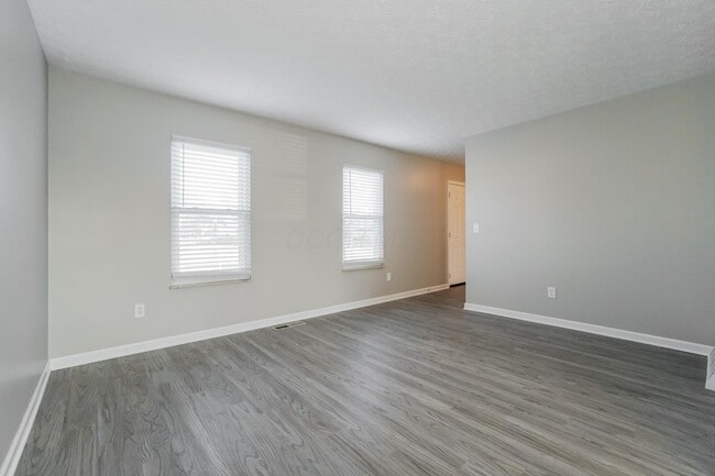 Foto del edificio - 7289 Timbercreek Ct