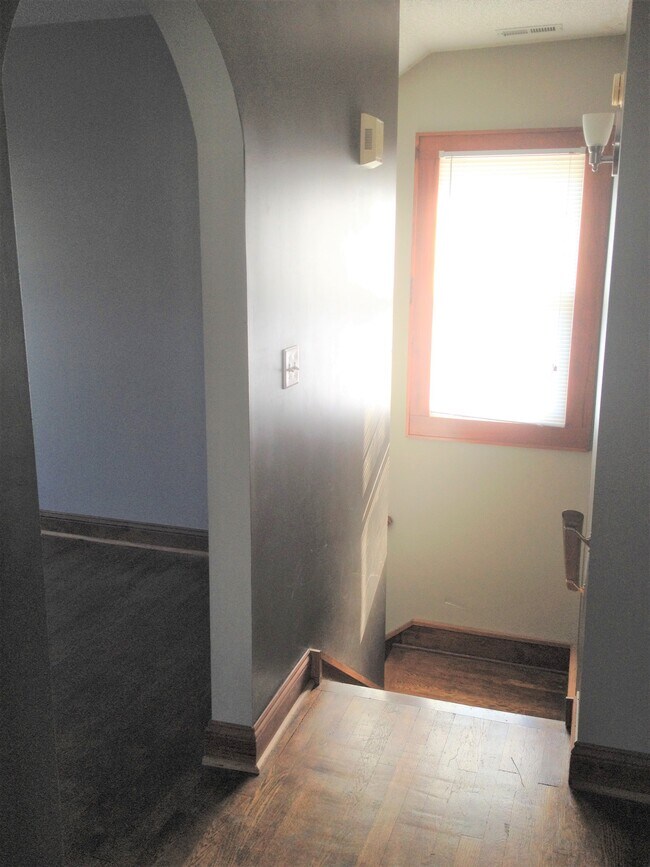 Top of Stairs - LR to left - 923 Hillcrest E Dr