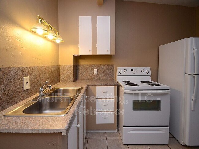 Building Photo - 9308 Binney St