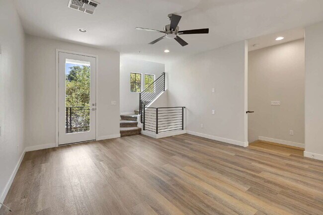 Building Photo - Sophisticated Camelback Corridor Tri-Level Townhome now available!