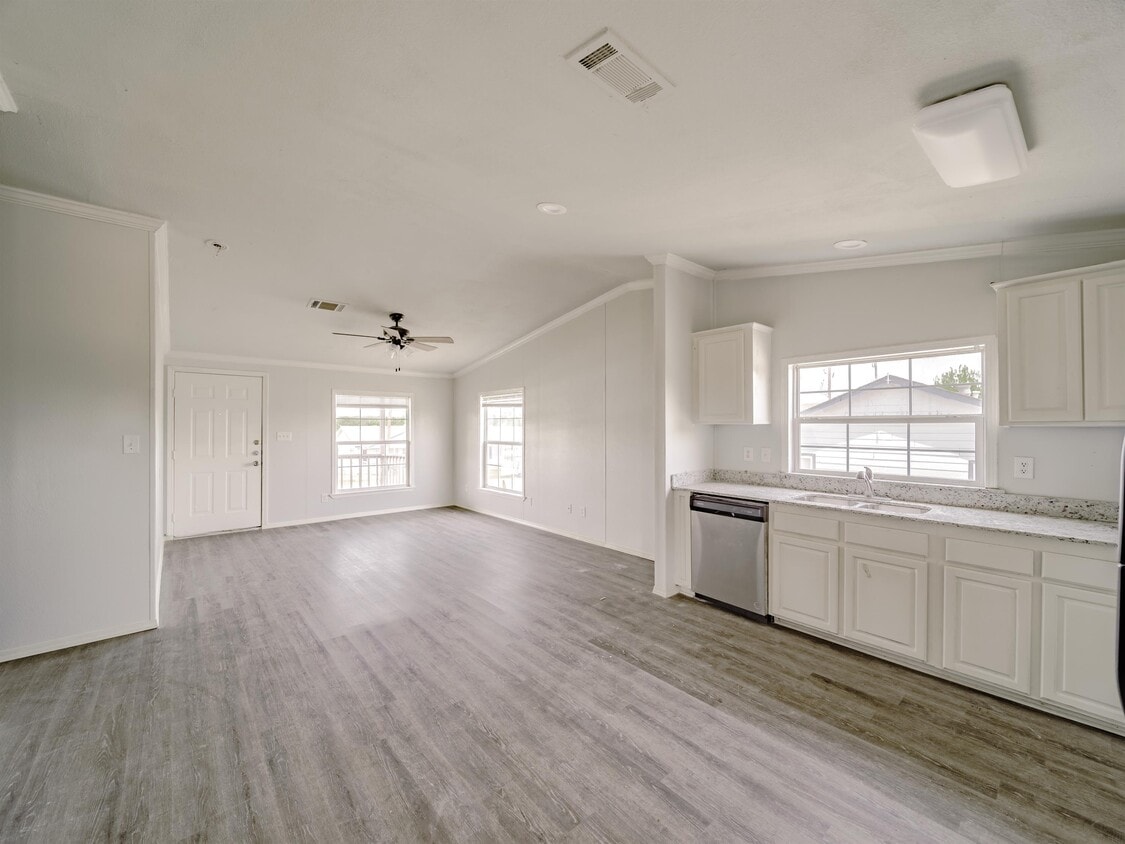 Photo - 104 Windy Creek Ct (Springtown, TX)