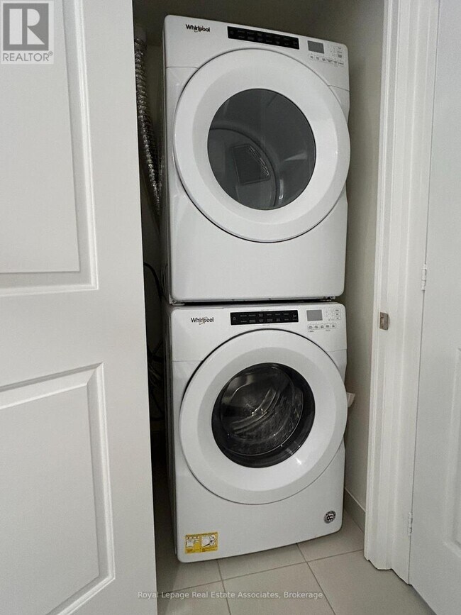 Building Photo - 65 Watergarden Dr