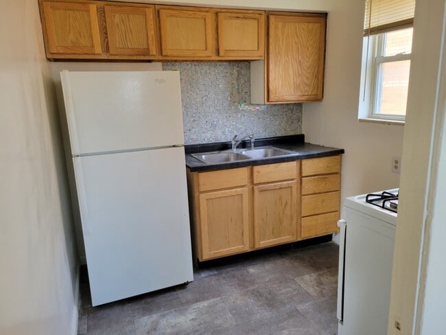Building Photo - 4415 Reading Ln