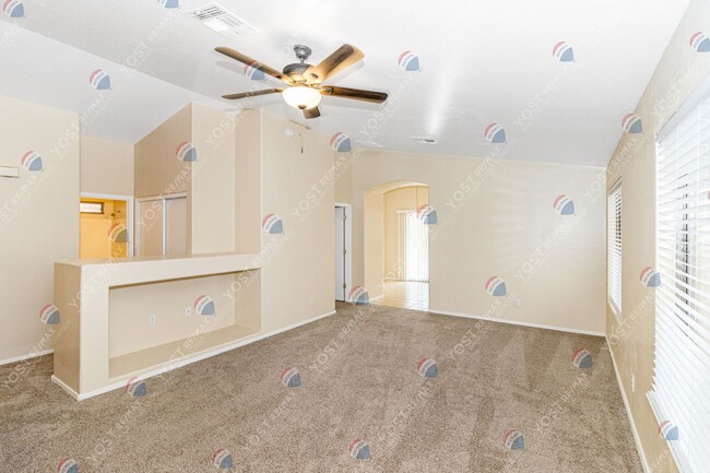 Building Photo - Cute 3 bedroom 2 bath home in Acacia Landing!