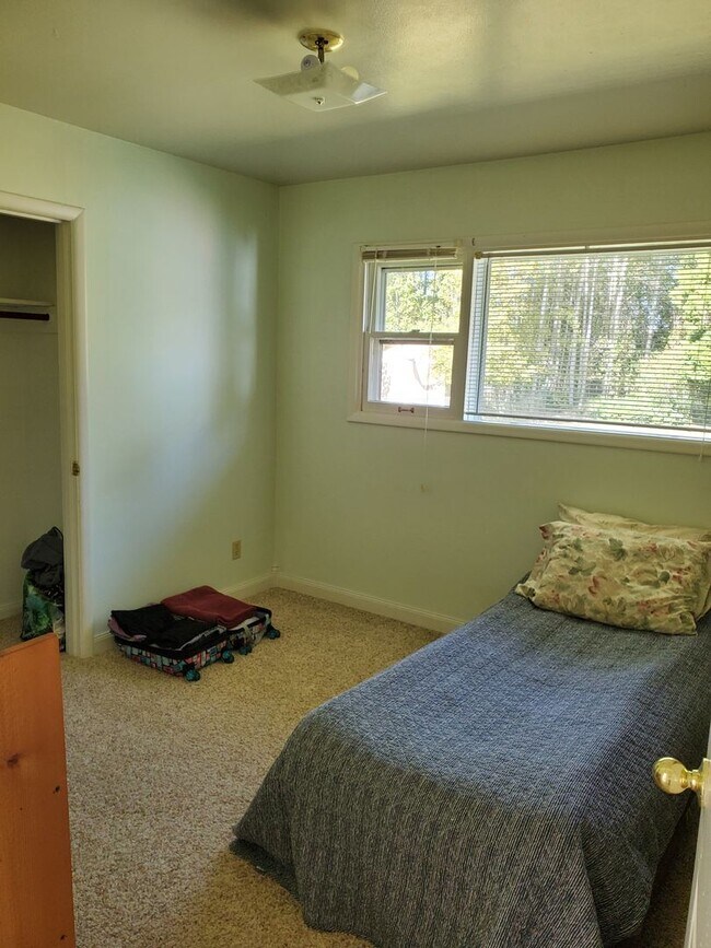 Building Photo - 3 Bedroom Home in Blaine!
