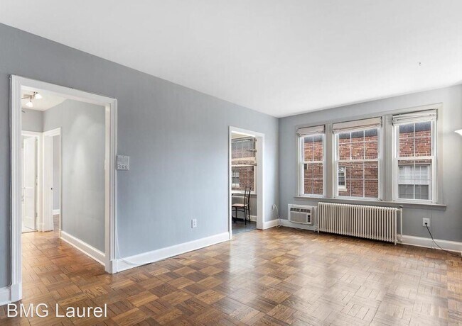 Foto del edificio - 1 br, 1 bath House - 4491 MacArthur Blvd N...