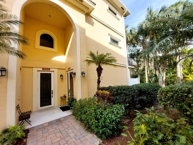 Building Photo - 12675 SE Old Cypress Dr