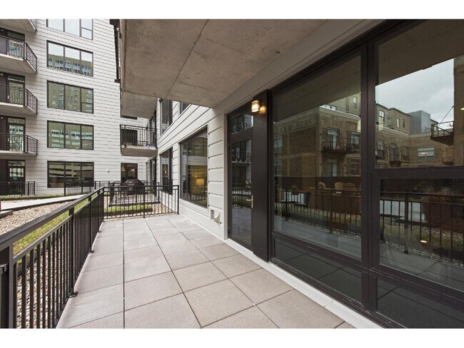 Foto del edificio - 740 Portland Ave S